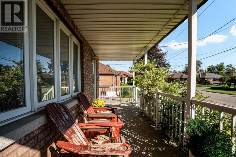 136 WINSTON PARK BOULEVARD, Toronto (Downsview-Roding-CFB), Ontario, M3K1C5