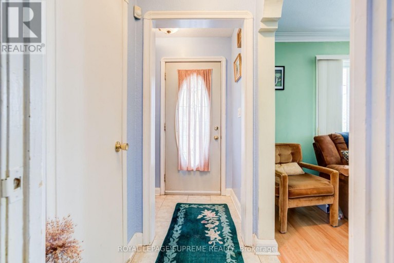 136 WINSTON PARK BOULEVARD, Toronto (Downsview-Roding-CFB), Ontario, M3K1C5