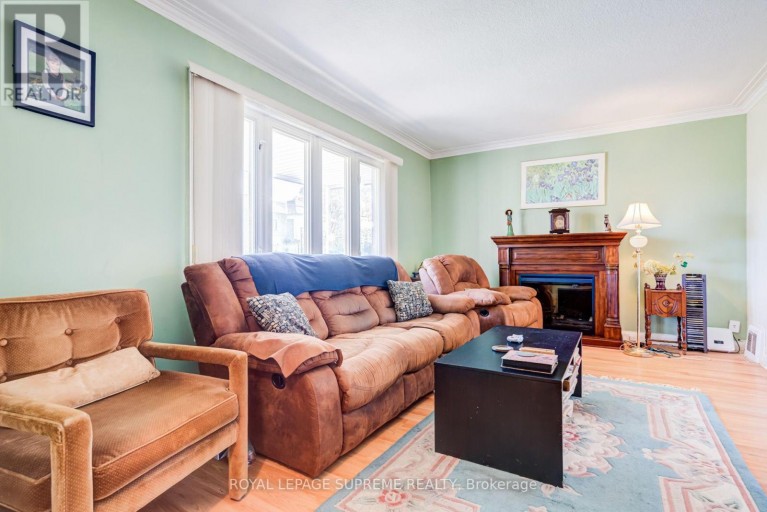 136 WINSTON PARK BOULEVARD, Toronto (Downsview-Roding-CFB), Ontario, M3K1C5