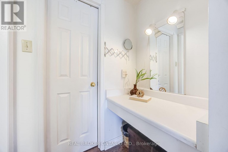 60 RAVENSWOOD DRIVE, Brampton (Fletcher's Creek South), Ontario, L6Y3Z4
