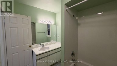 173 LAPPIN AVENUE E Toronto (Dovercourt-Wallace Emerson-Junction) Ontario photo 5