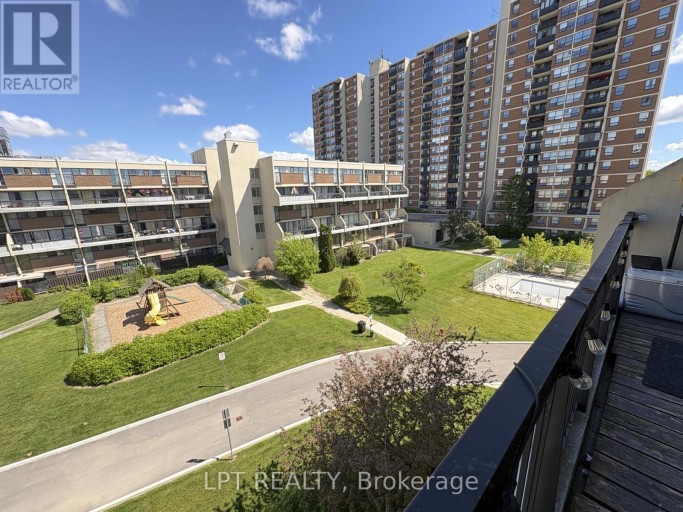 332 - 2 VALHALLA INN ROAD, Toronto (Islington-City Centre West), Ontario, M9B6C3