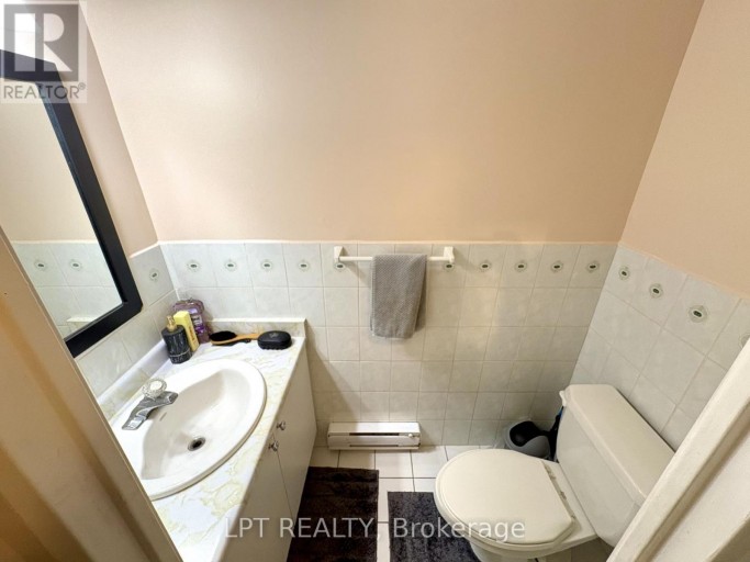 332 - 2 VALHALLA INN ROAD, Toronto (Islington-City Centre West), Ontario, M9B6C3
