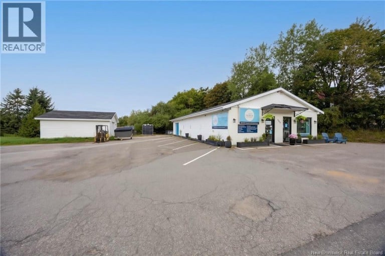 123 Hampton Road, Rothesay, New Brunswick, E2E2P8