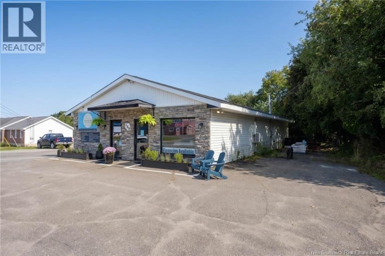 123 Hampton Road, Rothesay, New Brunswick, E2E2P8