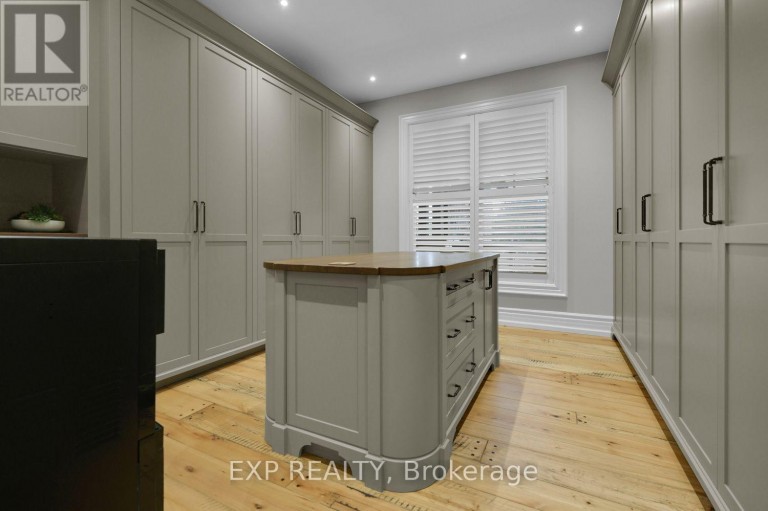 21 EDGEWILD DRIVE, Caledon (Palgrave), Ontario, L7E4H7
