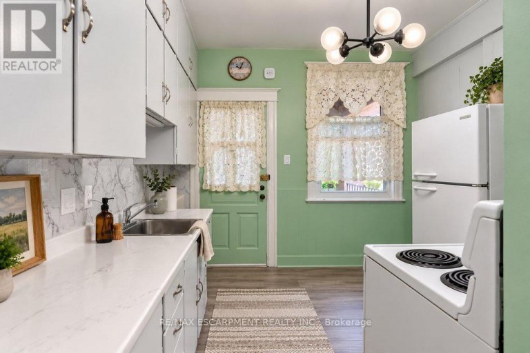 61 GARFIELD AVENUE S, Hamilton (Gibson), Ontario, L8M2R9