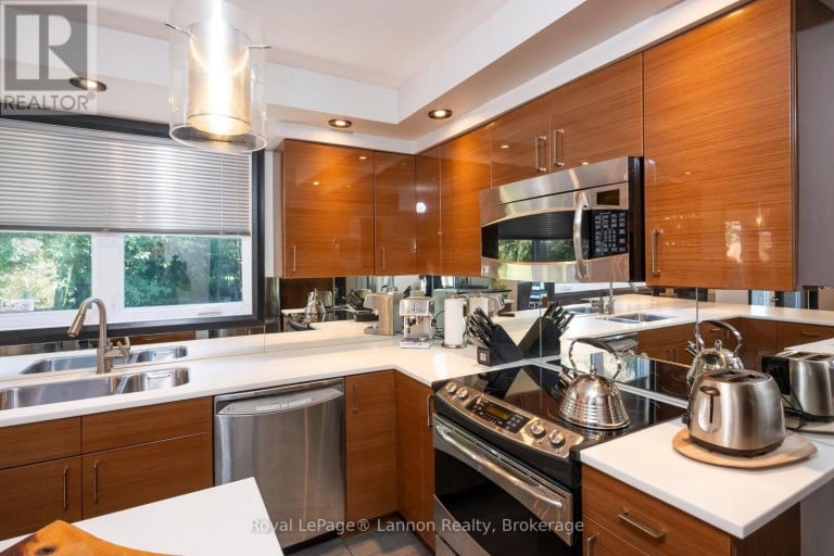245 MCCOMBER CRESCENT, Thunder Bay (Grandview), Ontario, P7A7G1