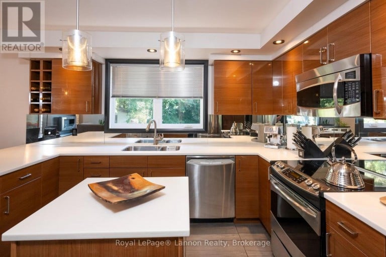 245 MCCOMBER CRESCENT, Thunder Bay (Grandview), Ontario, P7A7G1
