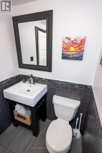 245 MCCOMBER CRESCENT, Thunder Bay (Grandview), Ontario, P7A7G1