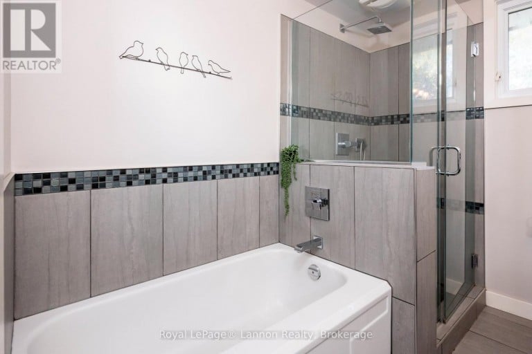 245 MCCOMBER CRESCENT, Thunder Bay (Grandview), Ontario, P7A7G1
