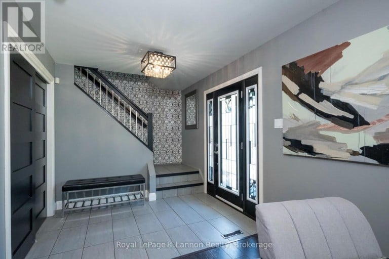 245 MCCOMBER CRESCENT, Thunder Bay (Grandview), Ontario, P7A7G1