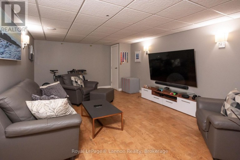 245 MCCOMBER CRESCENT, Thunder Bay (Grandview), Ontario, P7A7G1