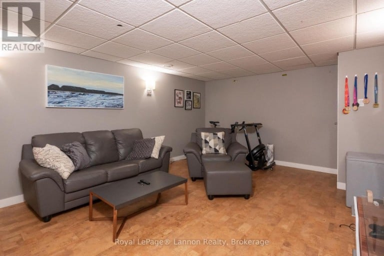 245 MCCOMBER CRESCENT, Thunder Bay (Grandview), Ontario, P7A7G1