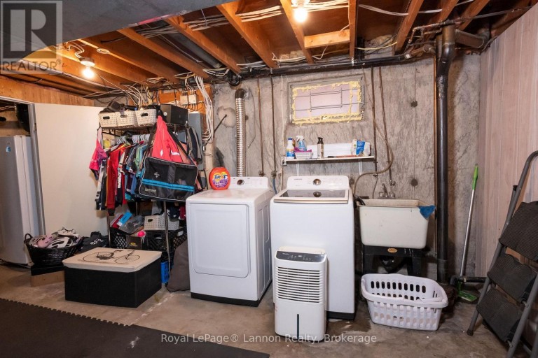245 MCCOMBER CRESCENT, Thunder Bay (Grandview), Ontario, P7A7G1