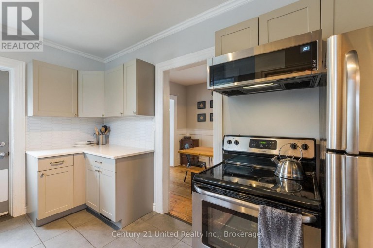 598 DOWNIE STREET, Peterborough (Town Ward 3), Ontario, K9H4K1