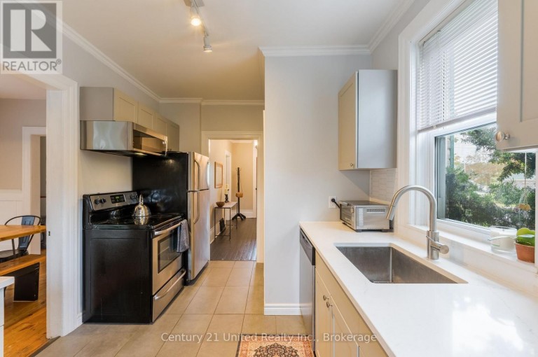 598 DOWNIE STREET, Peterborough (Town Ward 3), Ontario, K9H4K1
