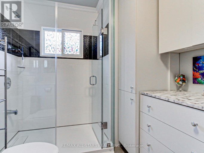 397 WINNIFRED DRIVE, Georgina (Keswick South), Ontario, L4P3B6