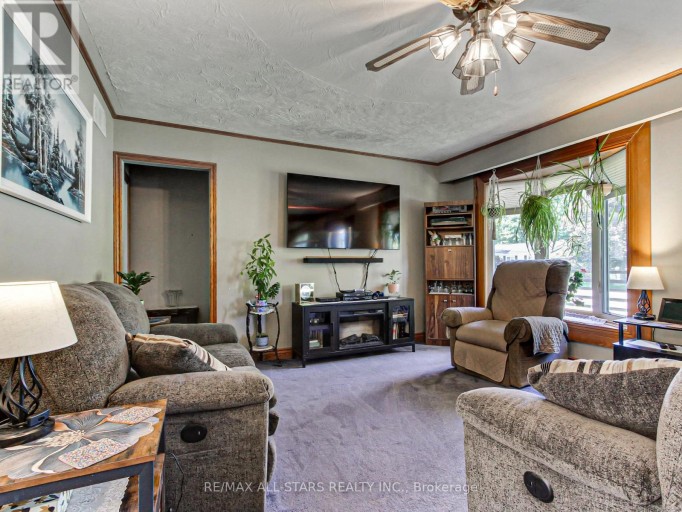 397 WINNIFRED DRIVE, Georgina (Keswick South), Ontario, L4P3B6