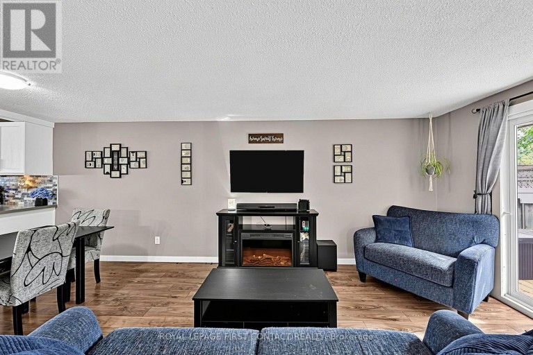 8 - 233 INNISFIL STREET, Barrie (Allandale Centre), Ontario, L4N3E9
