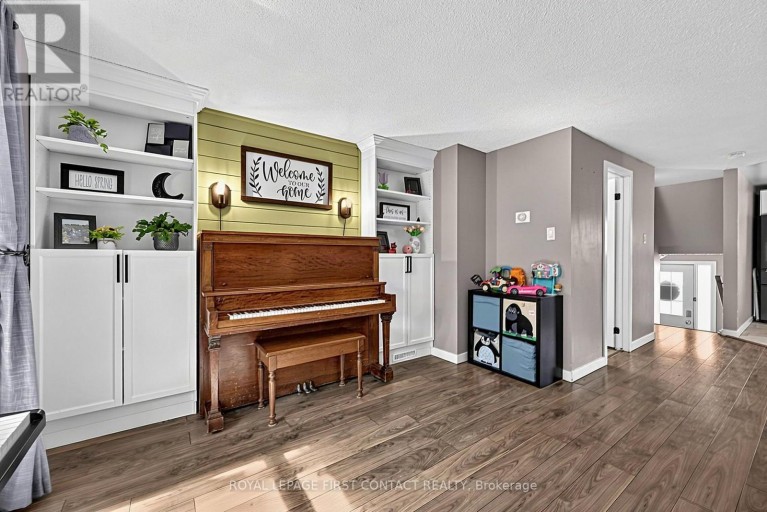 8 - 233 INNISFIL STREET, Barrie (Allandale Centre), Ontario, L4N3E9