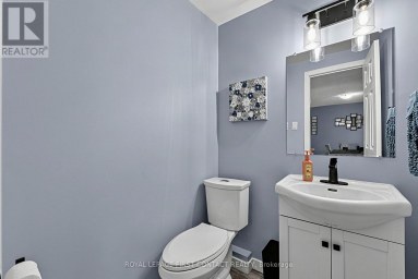 8 - 233 INNISFIL STREET Barrie (Allandale Centre) Ontario photo 12