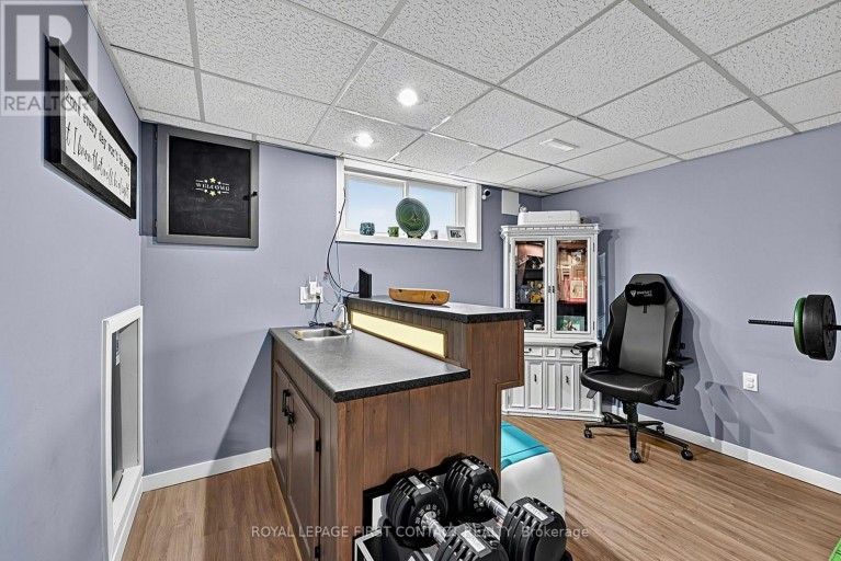 8 - 233 INNISFIL STREET, Barrie (Allandale Centre), Ontario, L4N3E9