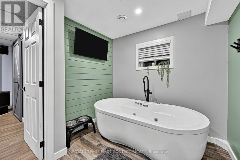 8 - 233 INNISFIL STREET, Barrie (Allandale Centre), Ontario, L4N3E9