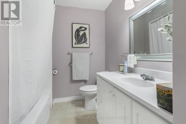 32 BUCKLAND ROAD, Toronto (Glenfield-Jane Heights), Ontario, M3L1W1