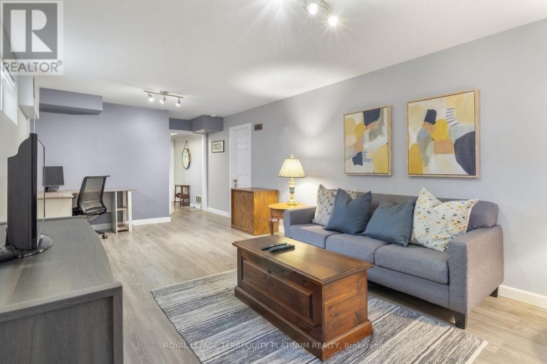 32 BUCKLAND ROAD, Toronto (Glenfield-Jane Heights), Ontario, M3L1W1