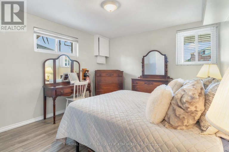 32 BUCKLAND ROAD, Toronto (Glenfield-Jane Heights), Ontario, M3L1W1