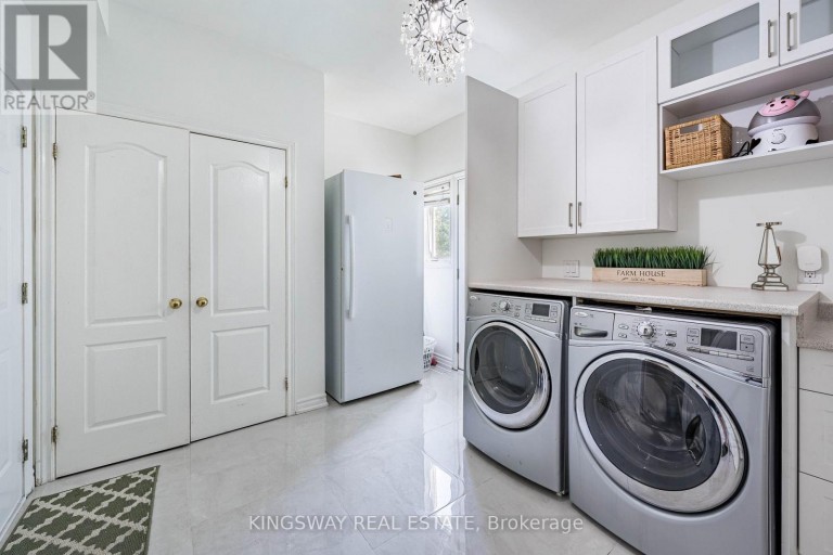 5969 RAYSHAW CRESCENT, Mississauga (Streetsville), Ontario, L5M2P1