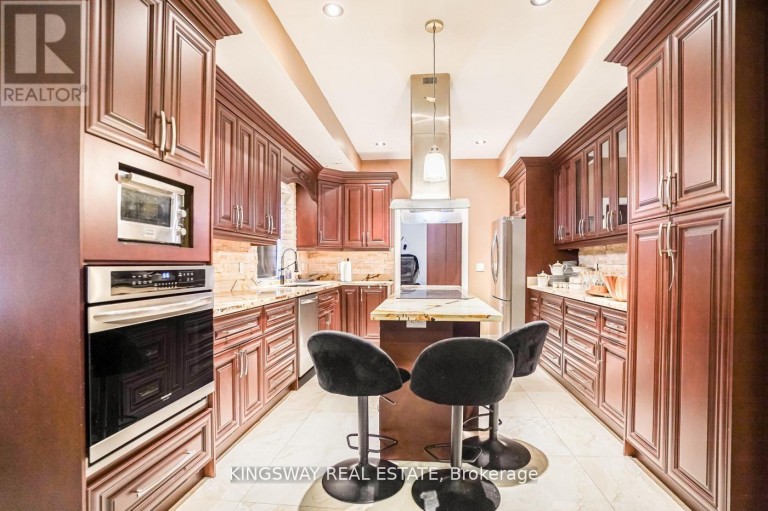 5969 RAYSHAW CRESCENT, Mississauga (Streetsville), Ontario, L5M2P1