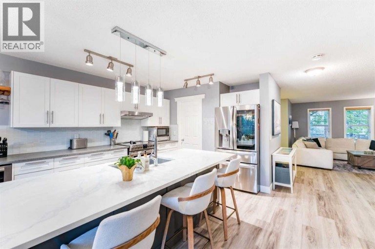 43 Elgin Drive SE, Calgary, Alberta, T2Z3Y7