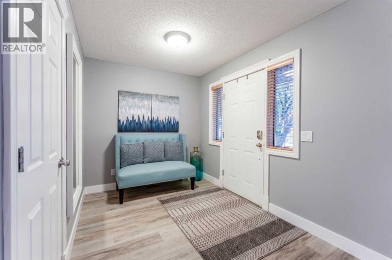 43 Elgin Drive SE, Calgary, Alberta, T2Z3Y7