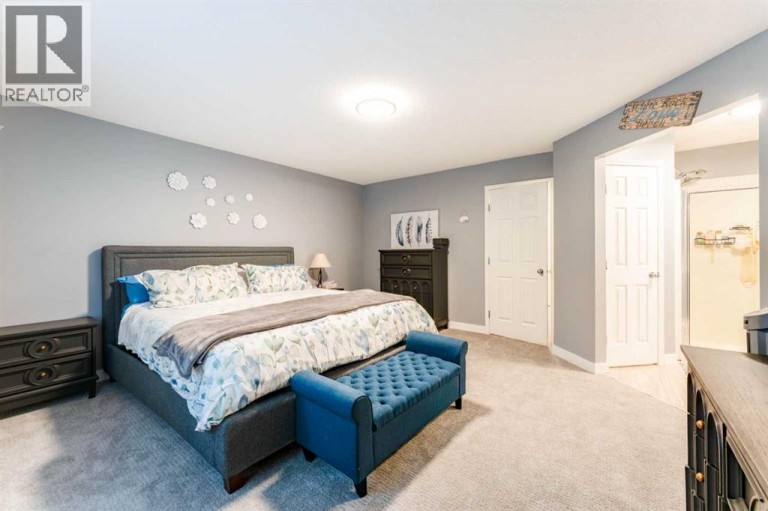 43 Elgin Drive SE, Calgary, Alberta, T2Z3Y7