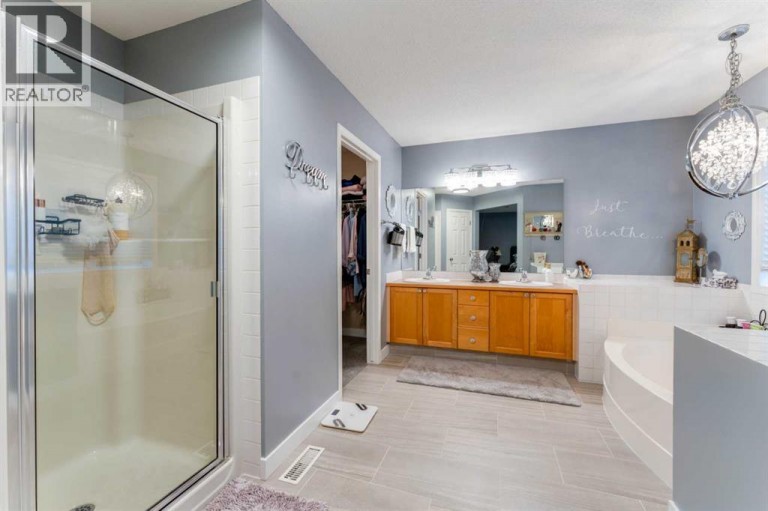 43 Elgin Drive SE, Calgary, Alberta, T2Z3Y7