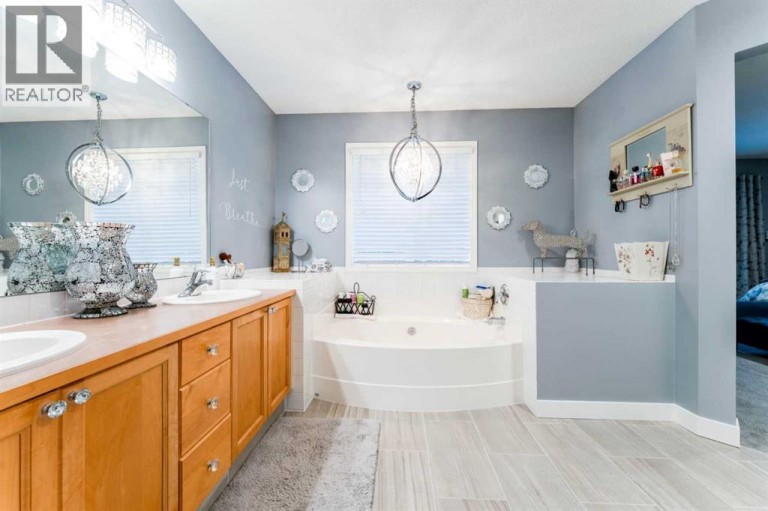 43 Elgin Drive SE, Calgary, Alberta, T2Z3Y7