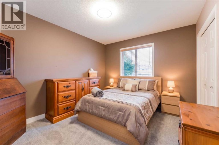 43 Elgin Drive SE, Calgary, Alberta, T2Z3Y7