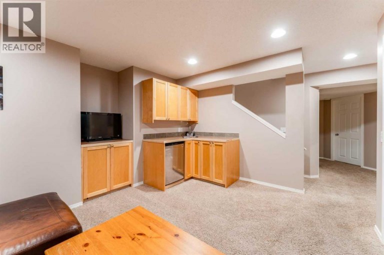 43 Elgin Drive SE, Calgary, Alberta, T2Z3Y7