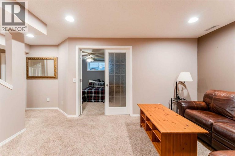 43 Elgin Drive SE, Calgary, Alberta, T2Z3Y7