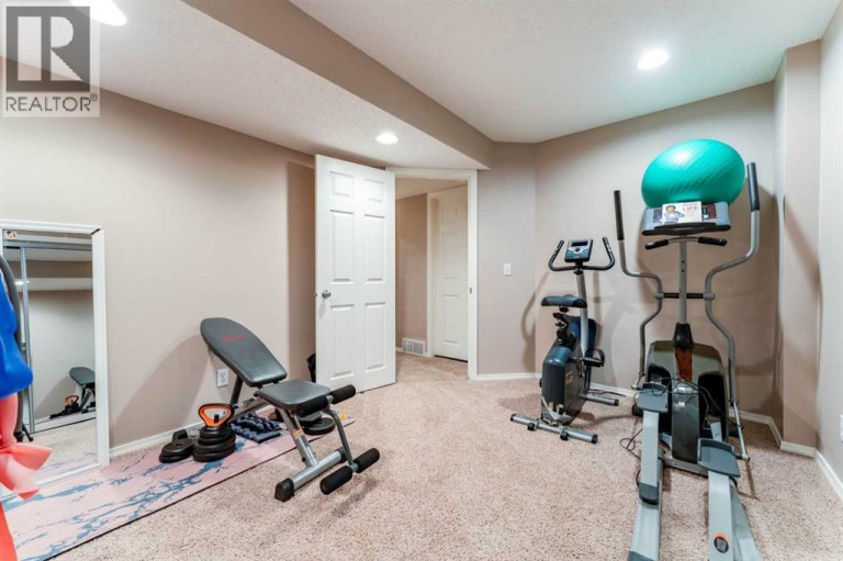 43 Elgin Drive SE, Calgary, Alberta, T2Z3Y7