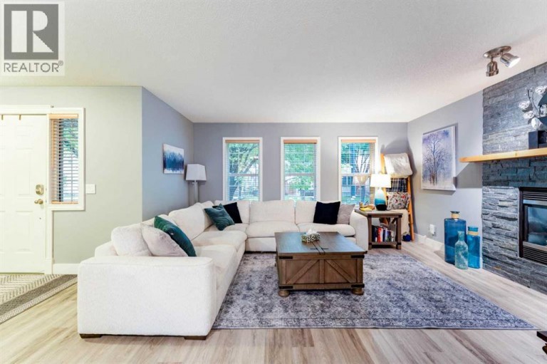 43 Elgin Drive SE, Calgary, Alberta, T2Z3Y7