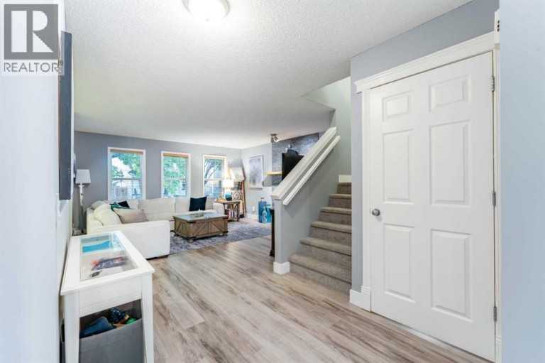 43 Elgin Drive SE, Calgary, Alberta, T2Z3Y7