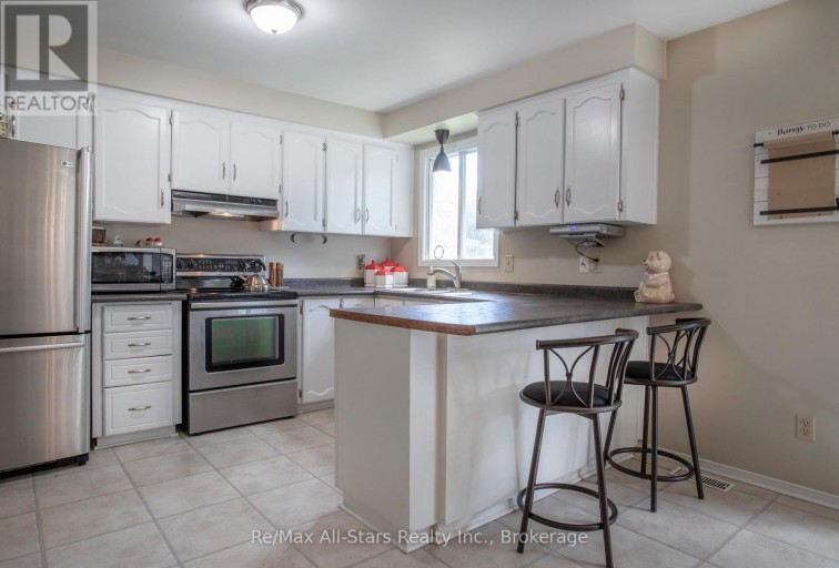 39 APPLEWOOD CRESCENT, Scugog (Port Perry), Ontario, L9L1G7