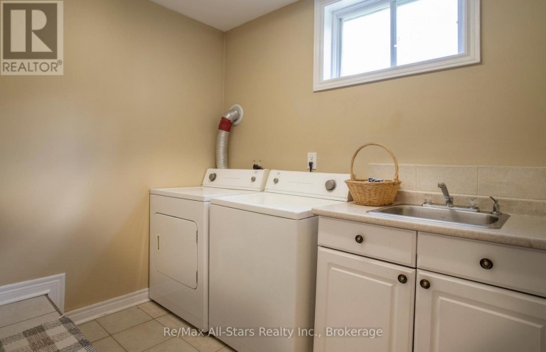 39 APPLEWOOD CRESCENT, Scugog (Port Perry), Ontario, L9L1G7