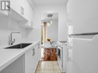 407 - 8 KINGSBRIDGE COURT Toronto (Westminster-Branson) Ontario photo 1