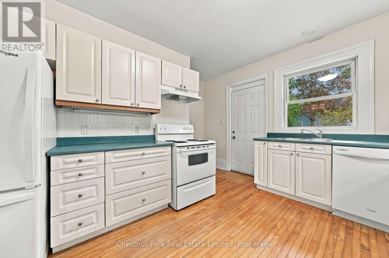10 NORTHPORT STREET, Prince Edward County (Sophiasburg Ward), Ontario, K0K2T0