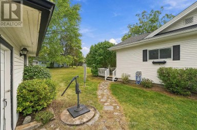 10 NORTHPORT STREET Prince Edward County (Sophiasburg Ward) Ontario photo 28
