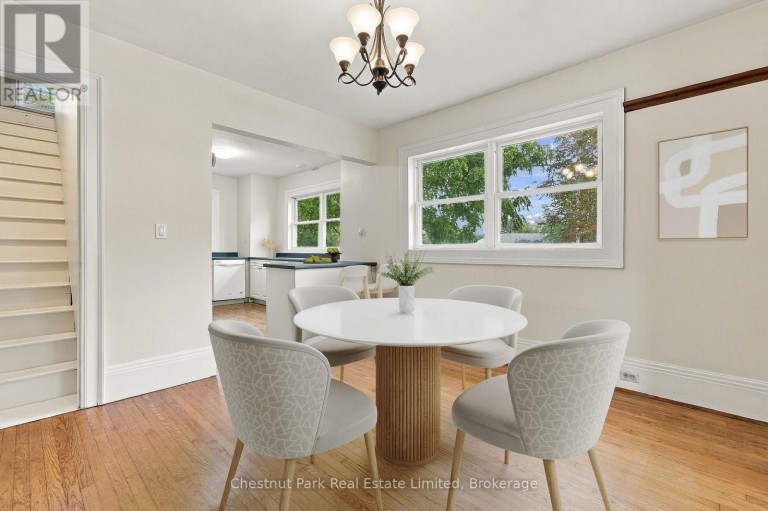 10 NORTHPORT STREET, Prince Edward County (Sophiasburg Ward), Ontario, K0K2T0